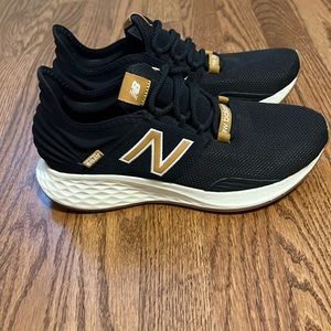 New Balance Fresh Foam Roav - Size 9
